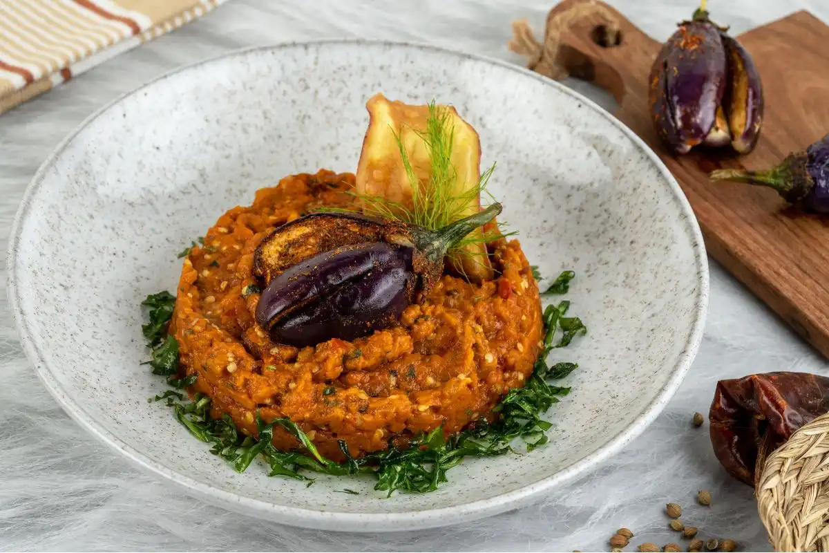 Hyderabadi Khatte Meethe Baingan